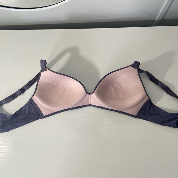Victoria's Secret Bra - Picture 2 of 3